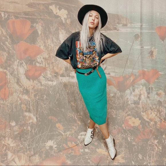 MEET THE POSHER - Picture 6 of 6